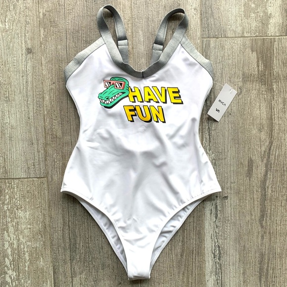 π₯π₯RVCA - REAL TALK ONE PIECEπ₯π₯ - Picture 3 of 8